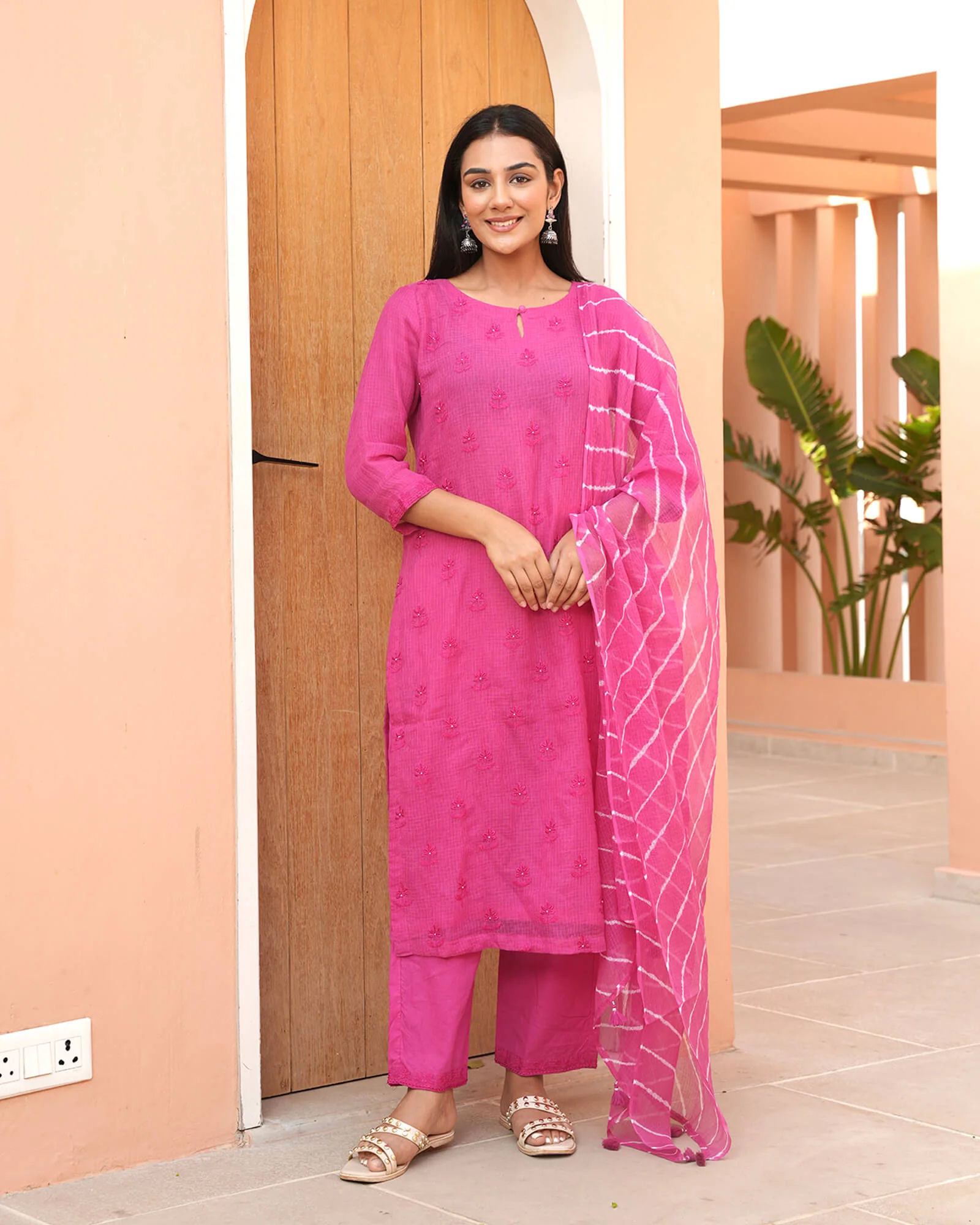 HOT PINK KOTA DORIA SUIT SET WITH EMBROIDERY - Image 3