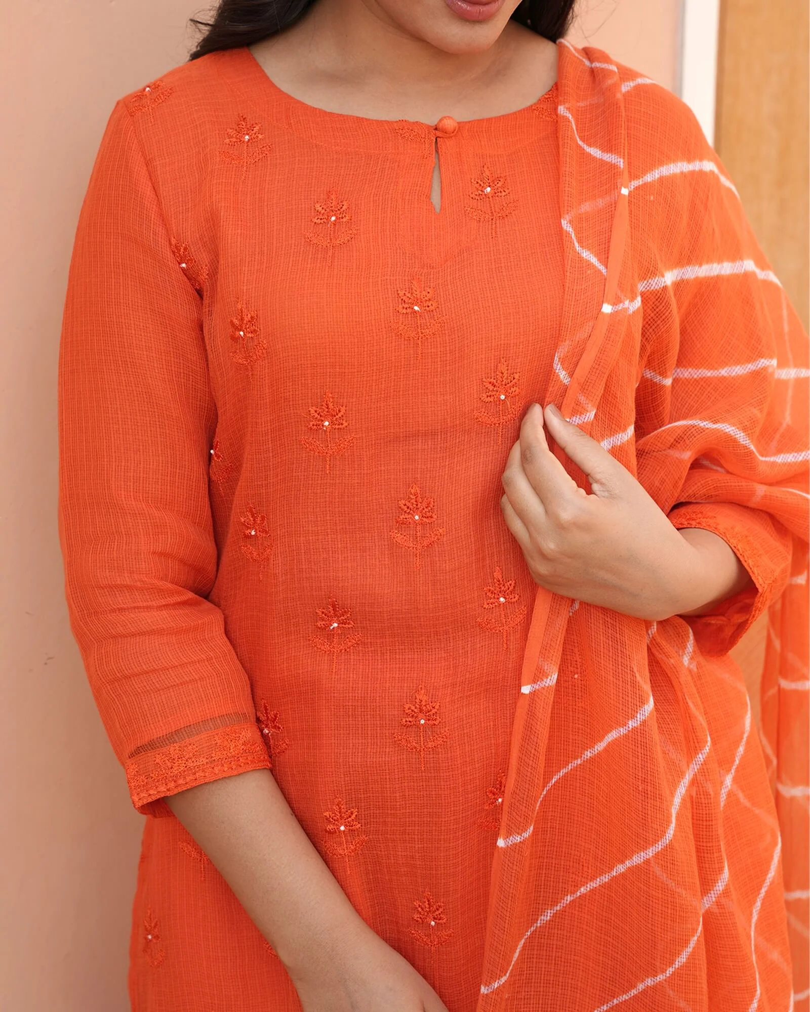 PEEL ORANGE KOTA DORIA SUIT SET WITH EMBROIDERY - Image 3
