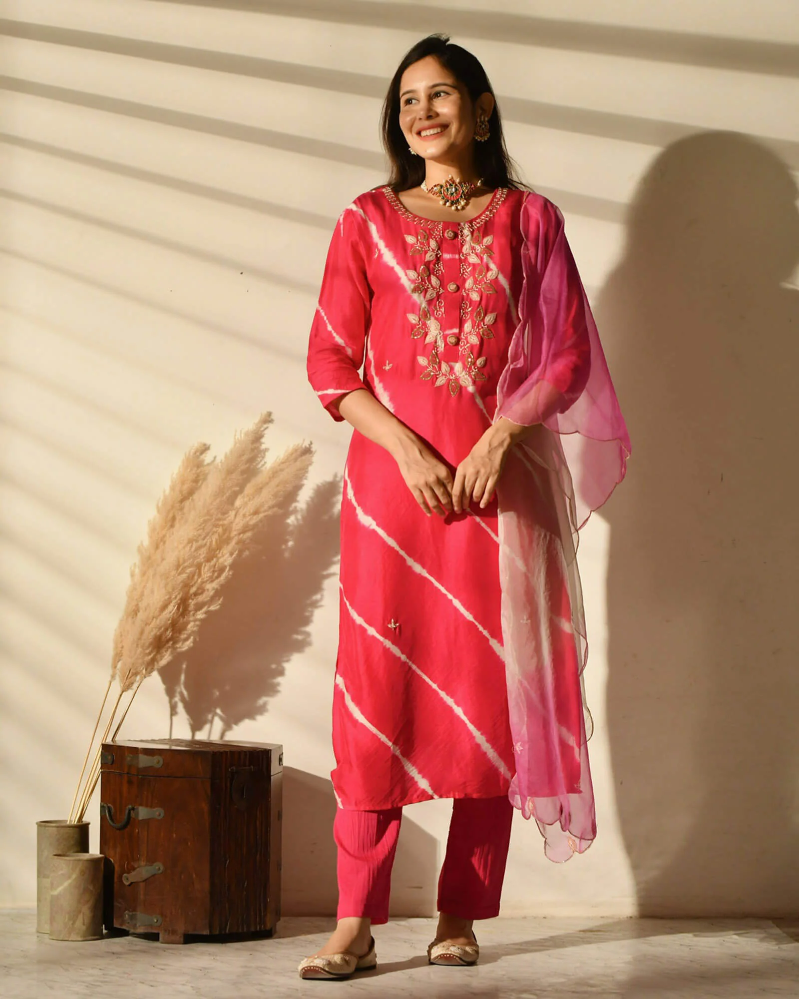 RANI TIE & DYE MUSLIN SUIT SET WITH EMBROIDERY - Image 3