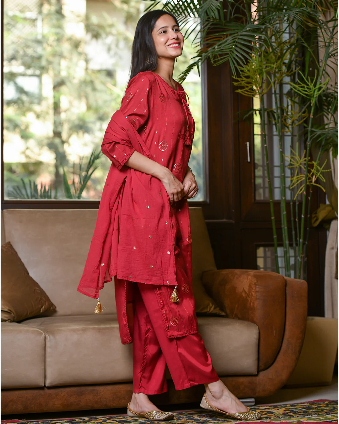 RED SHANTUNG SUIT SET WITH SEQUIN WORK - Image 3