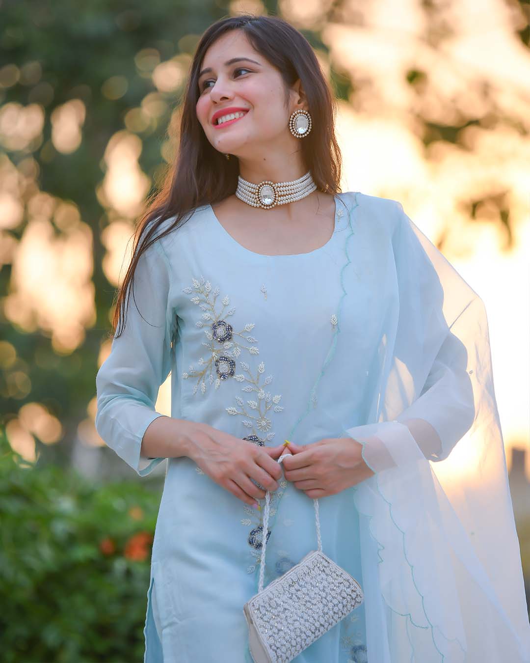 POWDER BLUE MUSLIN SUIT SET WITH HANDWORK - Image 4