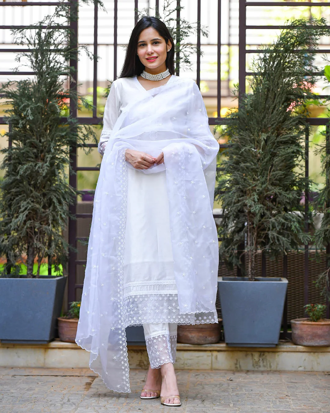 WHITE CHANDERI SUIT SET WITH ORGANZA DUPATTA - Image 3