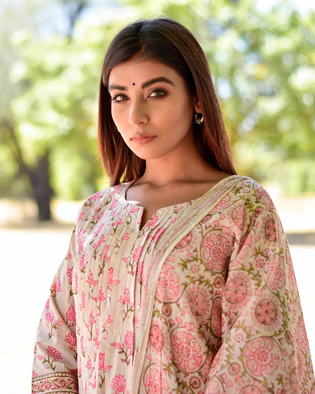 WHITE & PINK FLORAL HANDBLOCK SUIT SET - Image 7