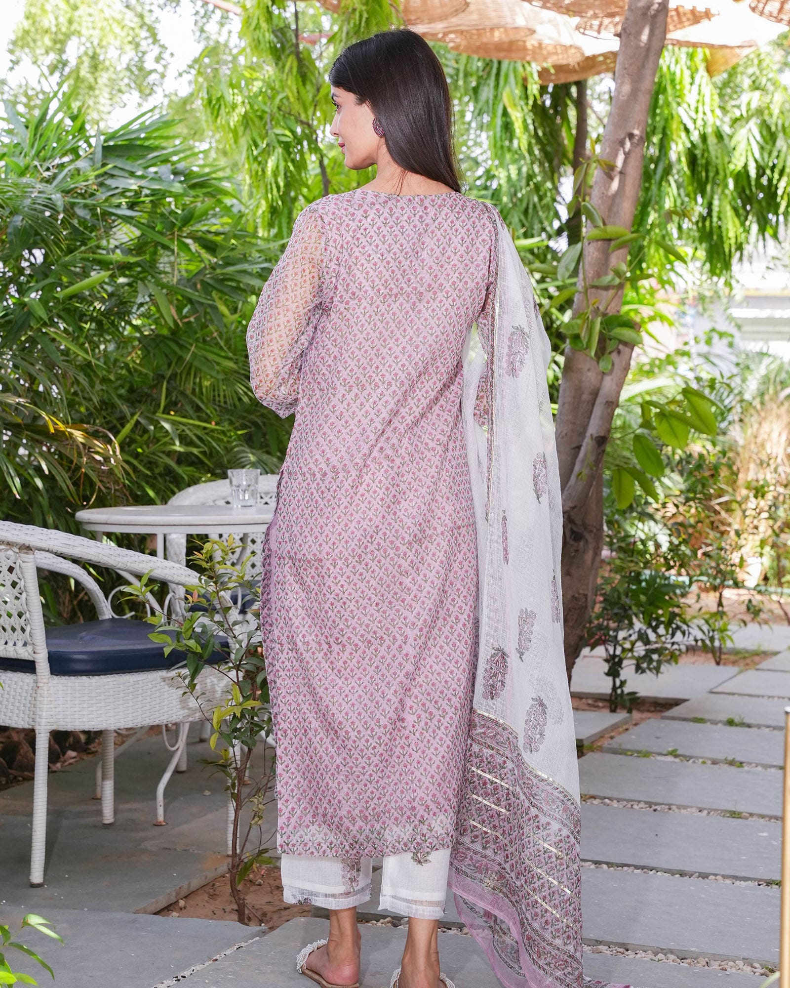 WHITE & PINK KOTA DORIA SUIT SET WITH GOTA WORK - Image 4