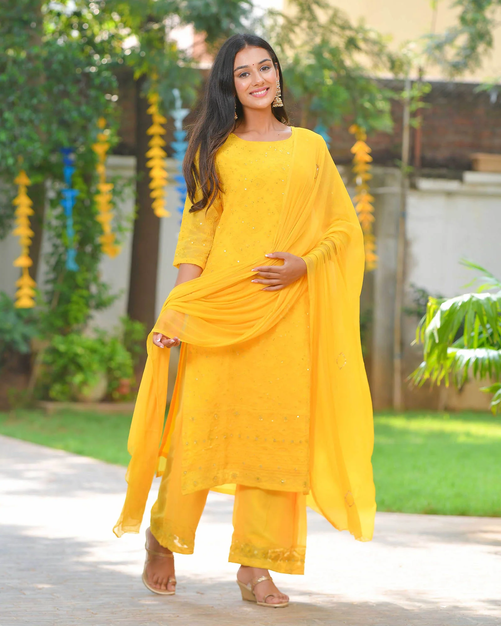 YELLOW GEORGETTE SUIT SET WITH EMBROIDERY - Image 6